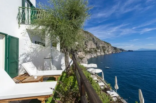 Deluxe Tek Büyük Yataklı Oda, Teras, Deniz Manzaralı