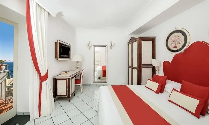 Superior Tek Büyük Yataklı Oda, Balkon, Deniz Manzaralı