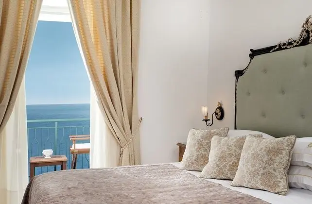 Superior Tek Büyük Yataklı Oda, Balkon, Deniz Manzaralı