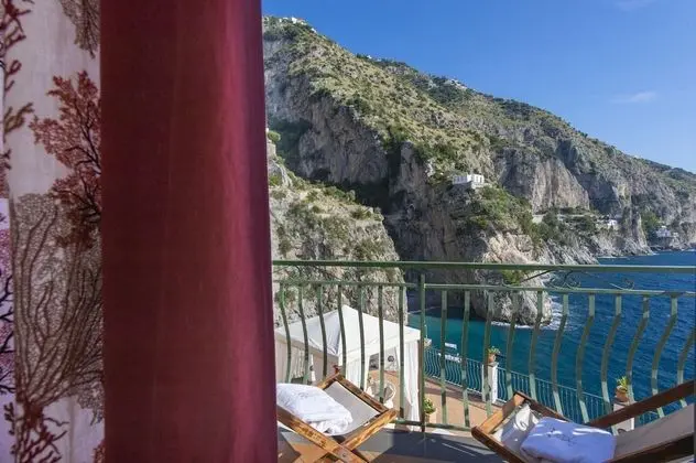 Superior Tek Büyük Yataklı Oda, Balkon, Deniz Manzaralı