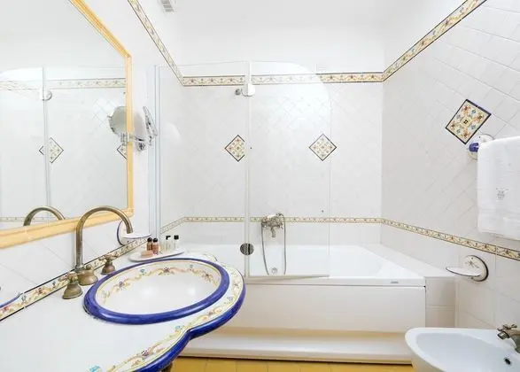 Superior Tek Büyük Yataklı Oda, Balkon, Deniz Manzaralı