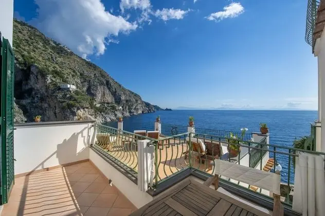 Superior Tek Büyük Yataklı Oda, Balkon, Deniz Manzaralı