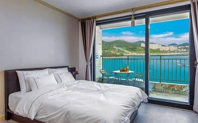 Tek Büyük Yataklı Oda (B)
