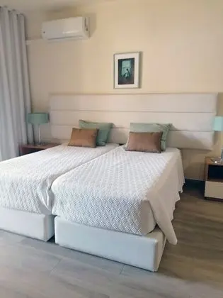 Stüdyo, Havuz Manzaralı