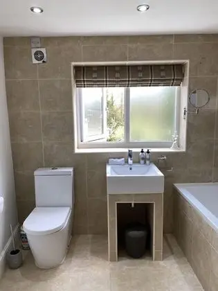 Kır Evi, Banyolu/Duşlu (Five)