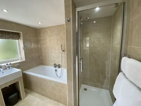 Kır Evi, Banyolu/Duşlu (Five)