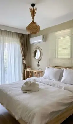 Slow - Deluxe Balkonlu Oda,bahçe Manzaralı,2. Kat Balkonlu
