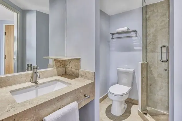 Oda, 1 Büyük (Queen) Boy Yatak (One Plus)