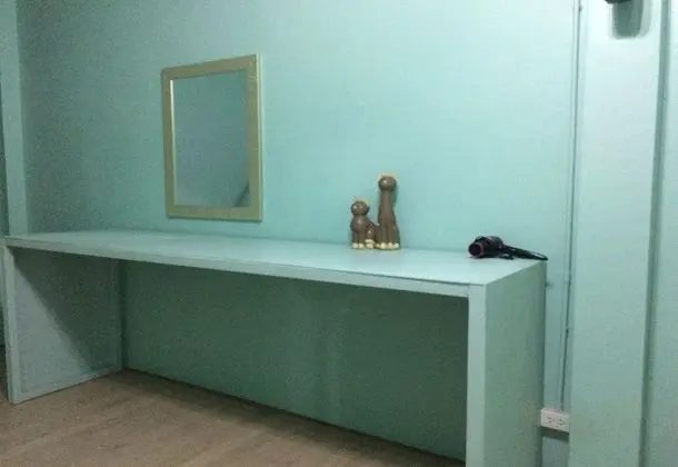 10-Bed Female Dormitory with Shared Bathroom