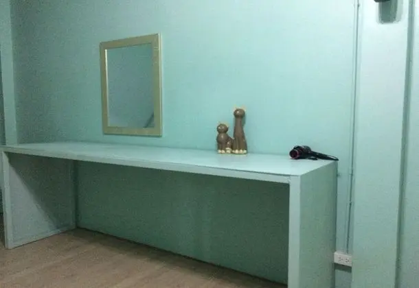 10-Bed Male Dormitory with Shared Bathroom