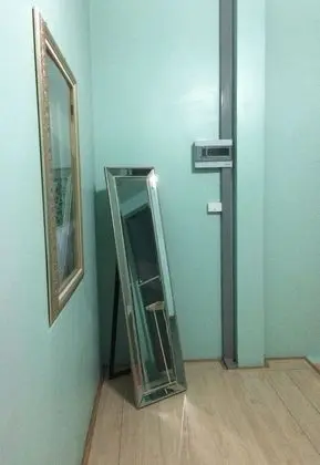 10-Bed Male Dormitory with Shared Bathroom