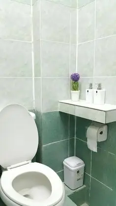 10-Bed Male Dormitory with Shared Bathroom
