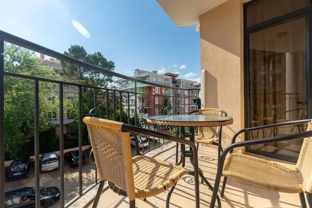 Family Apart Daire, Balkon