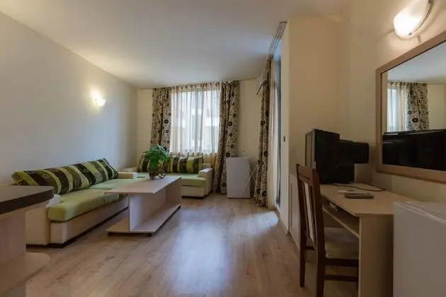 Family Apart Daire, 1 Çift Kişilik Yatak ve Çekyat, Küçük Mutfak, Havuz Kenarı