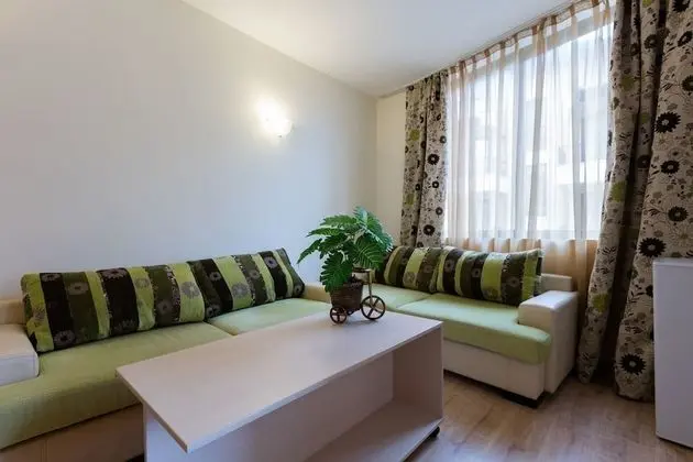 Family Apart Daire, 1 Çift Kişilik Yatak ve Çekyat, Küçük Mutfak, Havuz Kenarı