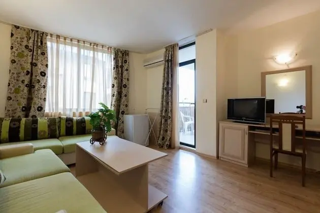 Family Apart Daire, 1 Çift Kişilik Yatak ve Çekyat, Küçük Mutfak, Havuz Kenarı