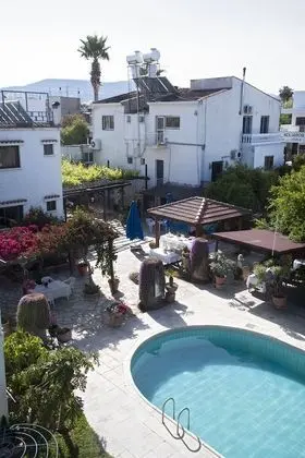 Oda, 1 Yatak Odası, Sigara İçilebilir, Balkon
