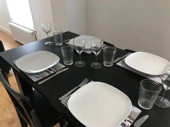 Apart Daire, 1 Büyük (Queen) Boy Yatak ve Çekyat
