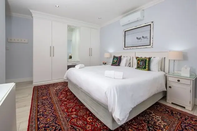 Luxury Tek Büyük veya İki Ayrı Yataklı Oda, 1 En Büyük (King) Boy Yatak, Bahçe Manzaralı, Bahçeli