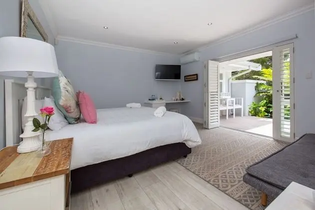 Luxury Tek Büyük veya İki Ayrı Yataklı Oda, 1 En Büyük (King) Boy Yatak ve Çekyat, Bahçe Manzaralı