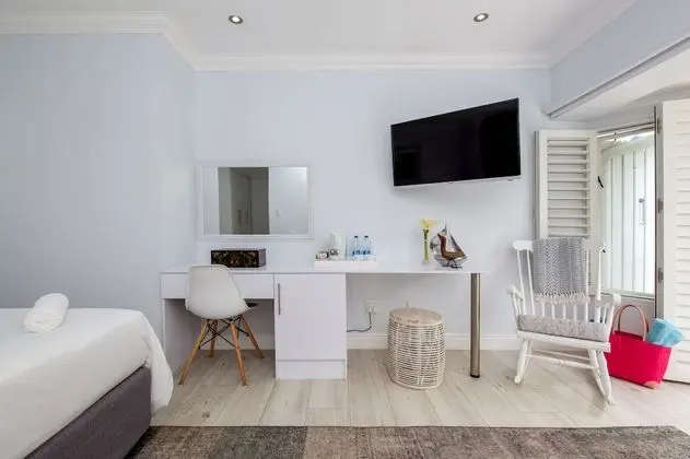 Luxury Tek Büyük veya İki Ayrı Yataklı Oda, 1 En Büyük (King) Boy Yatak ve Çekyat, Bahçe Manzaralı