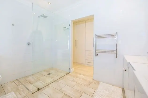 Luxury Tek Büyük veya İki Ayrı Yataklı Oda, 1 En Büyük (King) Boy Yatak ve Çekyat, Bahçe Manzaralı