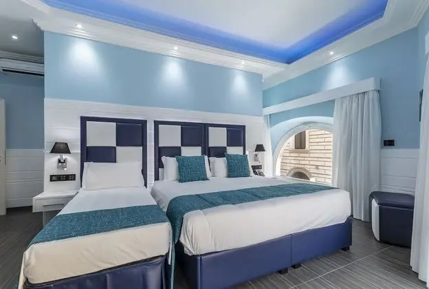 Luxury Üç Kişilik Oda