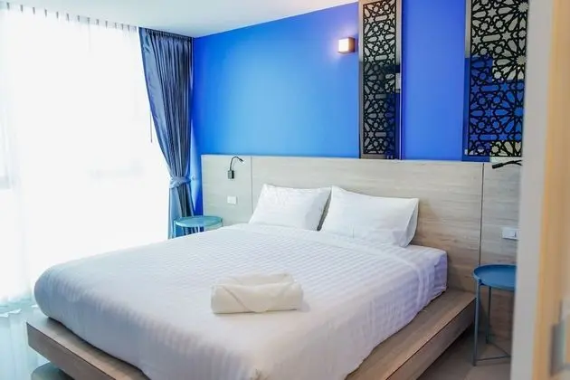 Standard King Bed