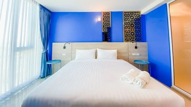 Standard King Bed