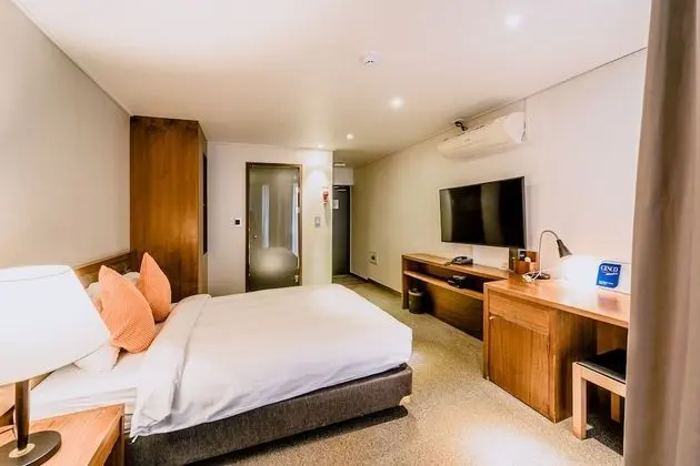 Standard Tek Büyük Yataklı Oda