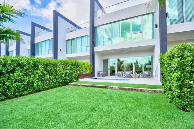 Premium Sıra Ev, 4 Yatak Odası, Kişiye Özel Havuzlu, Kanal Manzaralı