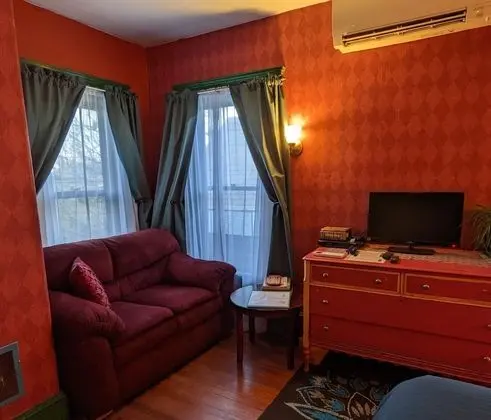 Oda (The New England Room)