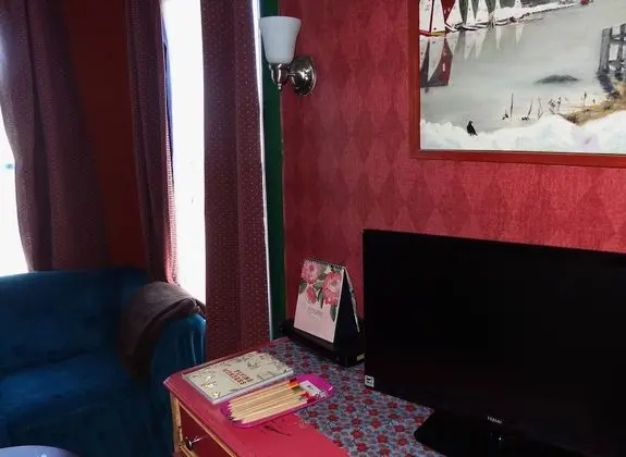 Oda (The New England Room)