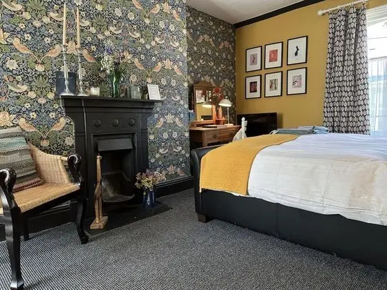Comfort Tek Büyük Yataklı Oda, Banyolu/Duşlu, Avlu Manzaralı (Crown)