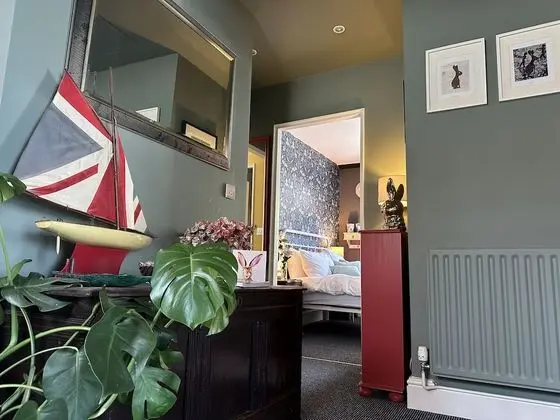Comfort Tek Büyük Yataklı Oda, Ortak Banyo, Avlu Manzaralı (South Western)