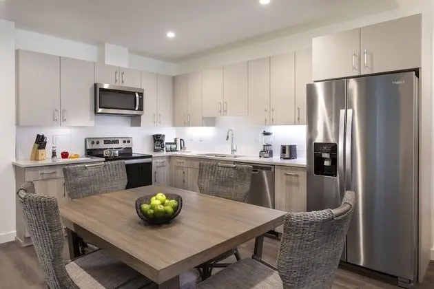 1 Bedroom Partial Lake View