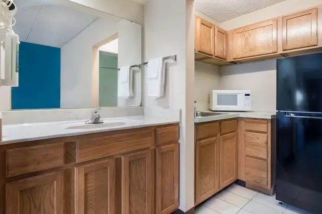 Stüdyo, 1 Büyük (Queen) Boy Yatak, Küçük Mutfak