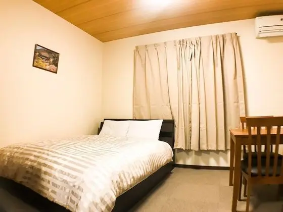 Ev (2nd Floor)