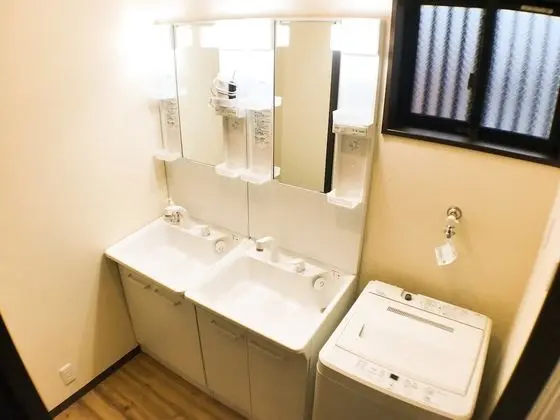 Ev (2nd Floor)