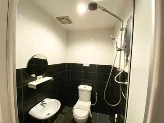 Tek Büyük Yataklı Oda, Penceresiz