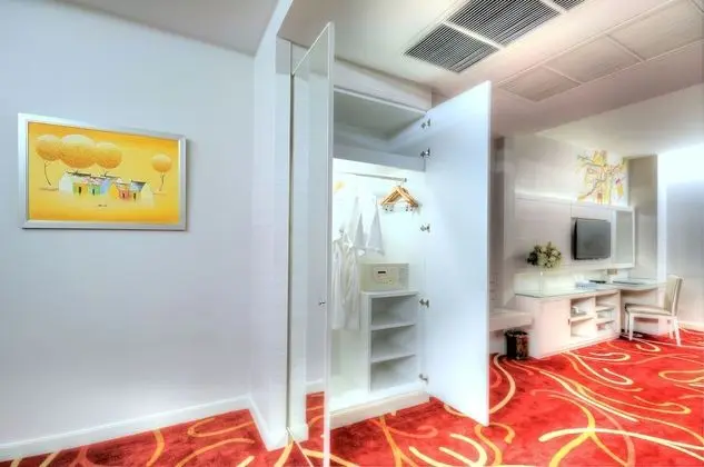Junior Suite Room (No Window)
