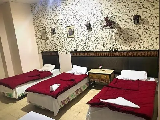 Üç Kişilik Oda