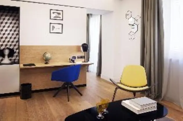 JUNIOR SUITE