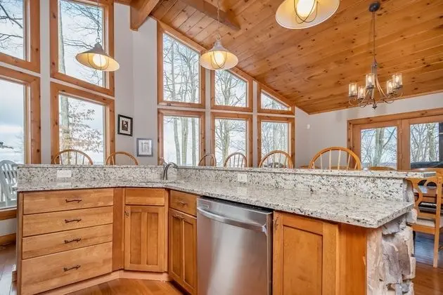 Ev, Birden Çok Yatak, Sıcak Su Havuzu