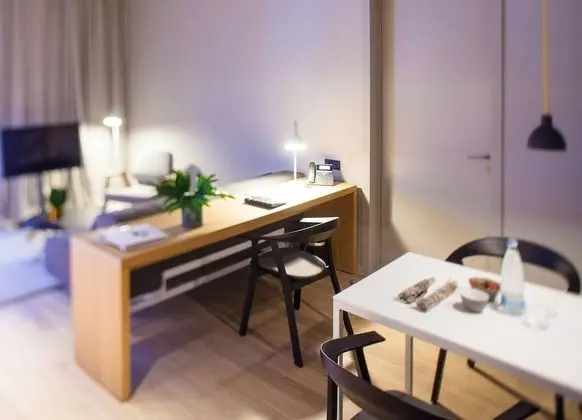 Apart Daire, 2 Yatak Odası, Balkon, Bahçe Manzaralı