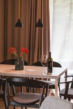 Apart Daire, 2 Yatak Odası, Balkon, Bahçe Manzaralı