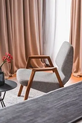 Premium Tek Büyük Yataklı Oda, Balkon, Bahçe Manzaralı