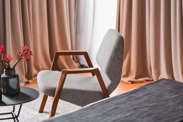 Premium Tek Büyük Yataklı Oda, Balkon, Bahçe Manzaralı