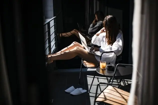 Premium Tek Büyük Yataklı Oda, Balkon, Bahçe Manzaralı