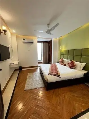 Deluxe Tek Büyük Yataklı Oda